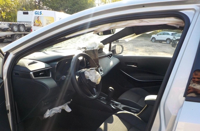 Toyota Corolla cena 46900 przebieg: 6011, rok produkcji 2022 z Rumia małe 596